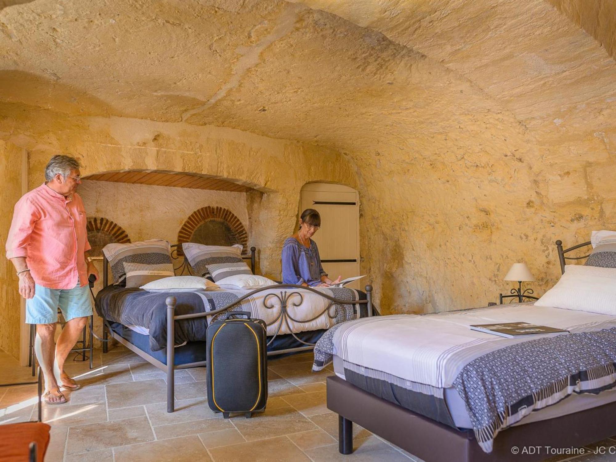 Maison Troglodyte Elegante Avec Spa, Salle De Jeux Et Jardin Clos A Vouvray - Fr-1-381-87 Екстериор снимка