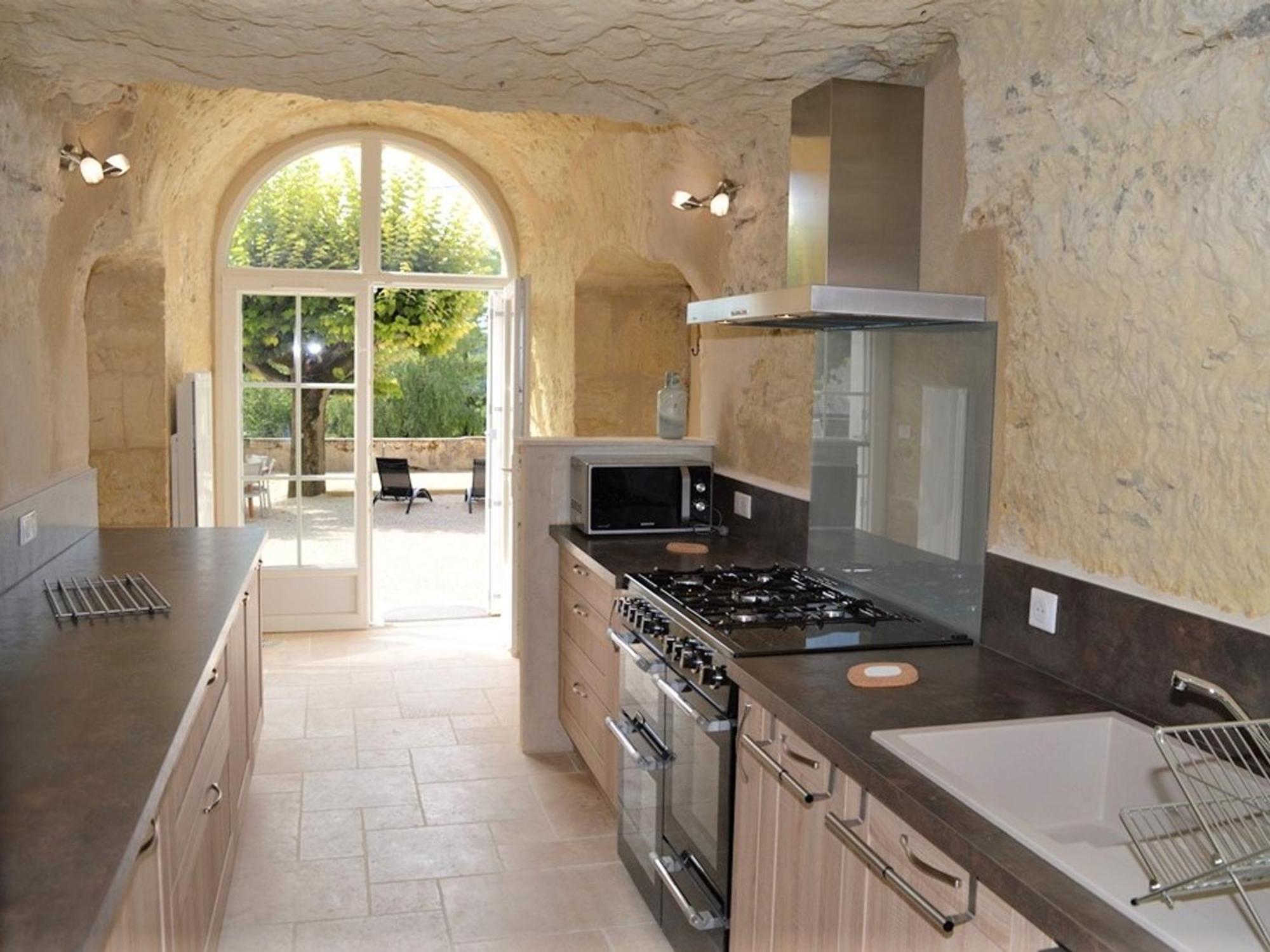 Maison Troglodyte Elegante Avec Spa, Salle De Jeux Et Jardin Clos A Vouvray - Fr-1-381-87 Екстериор снимка